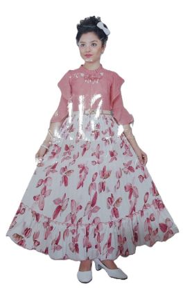 పూల ముద్రణ మ్యాక్సీ డ్రెస్ యొక్క చిత్రం