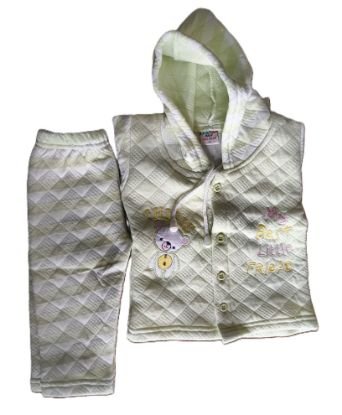 బేబీ క్విల్టెడ్ హూడీ మరియు ప్యాంట్ సెట్. యొక్క చిత్రం