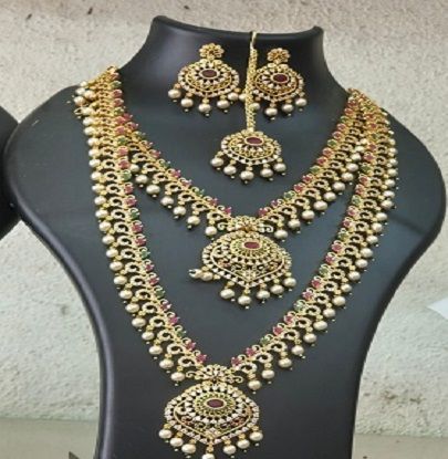 బంగారు రంగులో అద్భుతంగా తయారుచేసిన టెంపుల్ నెక్లెస్ సెట్ మహిళల కోసం యొక్క చిత్రం