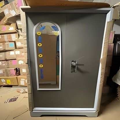 వార్డ్‌రోబ్‌లు (కబోర్డ్‌లు) యొక్క చిత్రం